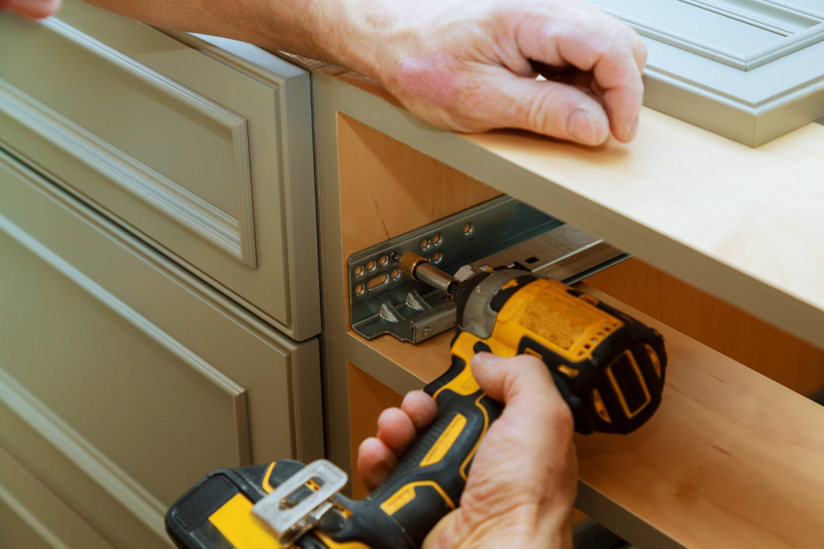 Tips on buying new hardware for your cabinets