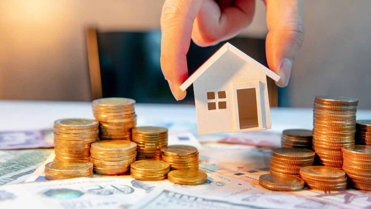What is the earnest money deposit in a real estate transaction?