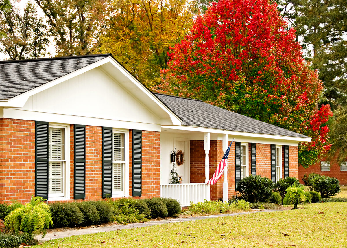 Front yard landscaping for ranch-style homes