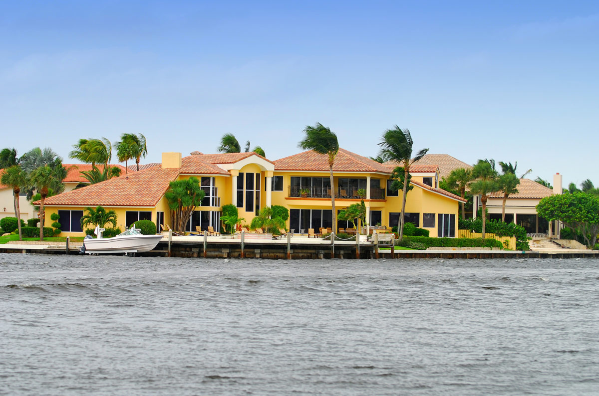 A few things to consider before purchasing waterfront property