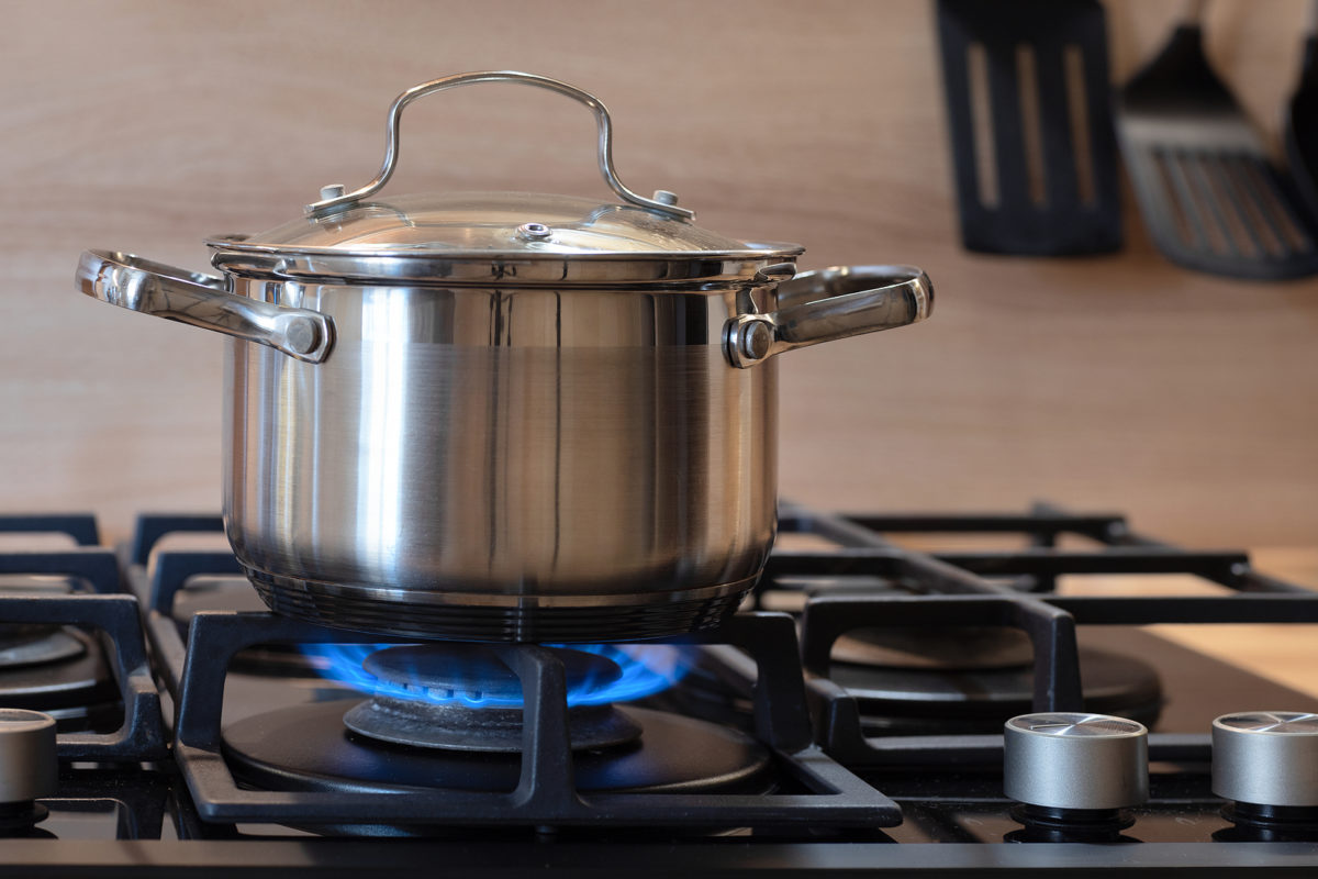 The pros and cons of gas vs. electric ranges (and the best time to buy them)