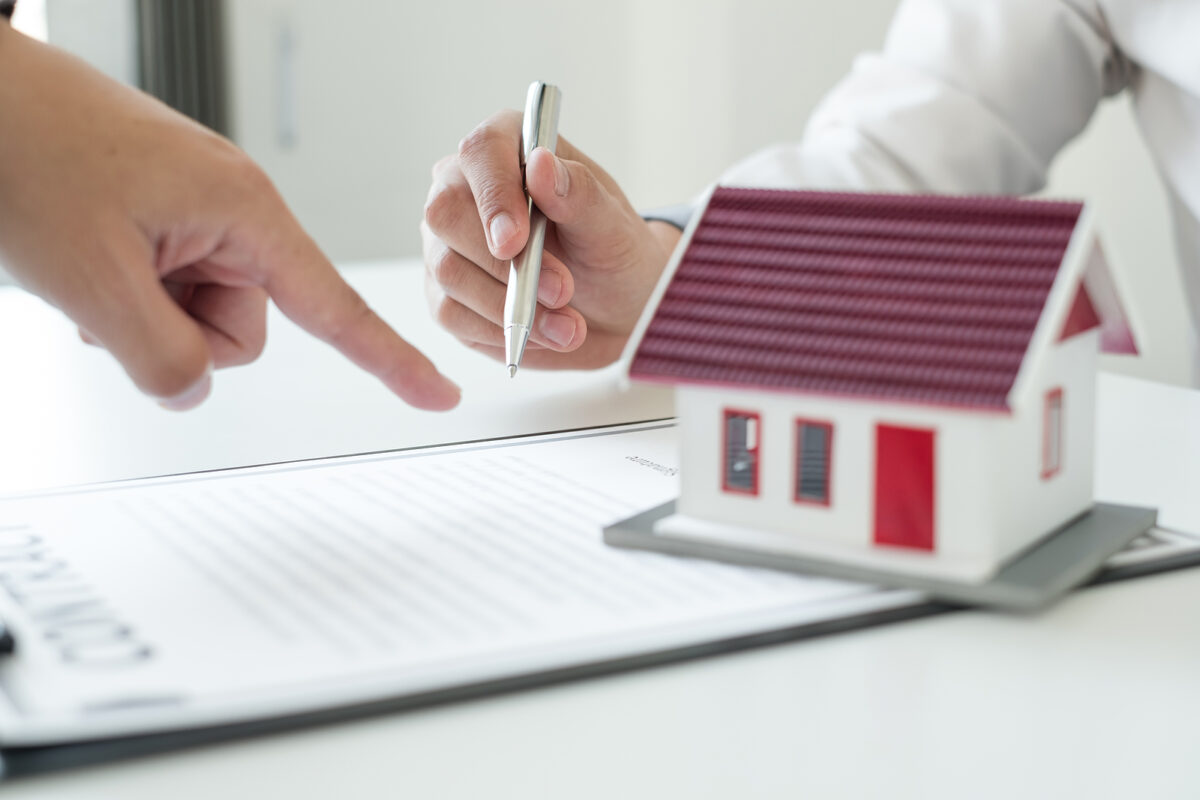 Buying a House on Contract: What Buyers Need to Know